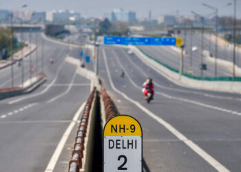 ਕੇਜਰੀਵਾਲ ਸਰਕਾਰ ਨੇ ਦਿੱਲੀ ਨੂੰ ਕੀਤਾ ਲੌਕਡਾਊਨ । ਕੋਰੋਨਾ ਨੇ ਮਚਾਇਆ ਕਹਿਰ