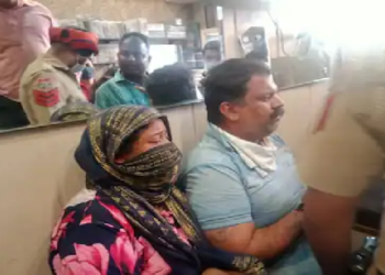 ਪਤੀ ਪਤਨੀ ਨੇ ਦੁਕਾਨਦਾਰ ਦੇ ਅੱਖਾਂ ‘ਚ ਮਿਰਚਾਂ ਪਾ ਕੇ ਲੁੱਟਣ ਦੀ ਕੀਤੀ ਕੋਸ਼ਿਸ਼ ਦੁਕਾਨ ਤੇ ਕੰਮ ਕਰਨ ਵਾਲੇ ਲੜਕੇ ਨੇ ਕੀਤਾ ਕਾਬੂ