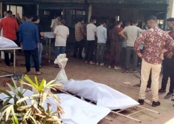 ਮੋਦੀ ਦੇ ਸੂਬੇ ਗੁਜਰਾਤ ਵਿੱਚ ਬੇਕਾਬੂ ਹੋਇਆ ਕੋਰੋਨਾ, ਸਸਕਾਰ ਕਰਨ ਲਈ ਸ਼ਮਸਾਨ ਘਾਟਾਂ ਵਿੱਚ ਲੱਗੀਆਂ ਲਾਈਨਾਂ