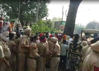 ਦਿੱਲੀ-ਕੱਟੜਾ ਐਕਸਪ੍ਰੈਸ ਹਾਈਵੇਅ ਲਈ ਜ਼ਮੀਨ ਪ੍ਰਾਪਤੀ ਵਿਰੋਧੀ ਸੰਘਰਸ਼ ਕਮੇਟੀ ਨੇ ਕੈਪਟਨ ਦੀ ਰਿਹਾਇਸ਼ ਦਾ ਘਿਰਾਓ ਕਰਨ ਦੀ ਕੀਤੀ ਕੋਸ਼ਿਸ਼