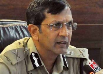 ਪੰਜਾਬ ਪੁਲਿਸ ਨੂੰ ਸਖਤ ਨਿਰਦੇਸ਼ ਸਾਈਕਲ ਤੇ ਪੈਦਲ ਚੱਲਣ ਵਾਲੇ ਲੋਕਾਂ ਨੂੰ ਛੱਡ , ਬੇ ਫਾਇਦਾ ਲੈ ਕੇ ਤੁਰੇ ਫਿਰਦੇ ਗੱਡੀਆਂ ਵਾਲਿਆਂ ਤੇ ਹੋਵੇਗੀ ਕਾਰਵਾਈ :-ਡੀ ਜੀ ਪੀ