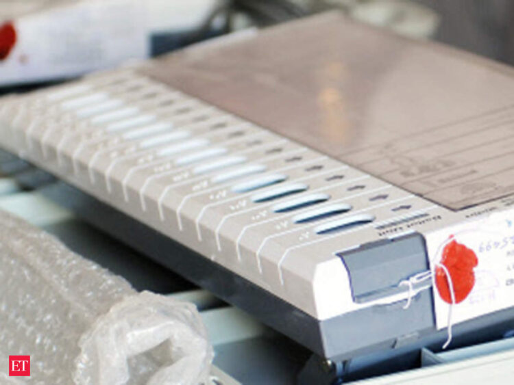 ਅਸਾਮ ਵਿਚ ਵੋਟਾਂ ਦੇ ਗਿਣਤੀ ਕੇਂਦਰ ਕੋਲ ਟਰੰਕ ਵਿਚ ਮਿਲੀ EVM, ਮੱਚੀ ਹਾਹਾਕਾਰ