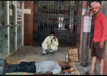 ਯੋਗੀ ਸਰਕਾਰ ਦਾ ਕਾਰਨਾਮਾ ,ਮਰੀਜ਼ਾਂ ਨੂੰ ਆਕਸੀਜਨ ਸਿਲੰਡਰ ਮੁਹੱਈਆ ਕਰਾਉਣ ਬਦਲੇ ਨੌਜਵਾਨ ਖਿਲਾਫ ਕੀਤਾ ਕੇਸ ਦਰਜ