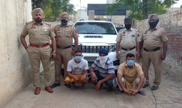 ਸੀ.ਆਈ.ਏ ਸਟਾਫ ਬਾਘਾ ਪੁਰਾਣਾ ਵੱਲੋਂ ਤਿੰਨ ਪਿਸਤੌਲਾਂ ਅਤੇ ਫਾਰਚੂਨਰ ਗੱਡੀ ਸਮੇਤ ਤਿੰਨ ਦੋਸ਼ੀਆਂ ਨੂੰ ਕੀਤਾ ਕਾਬੂ