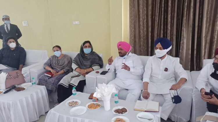 ਵਿਧਾਨ ਸਭਾ ਕਮੇਟੀ ਵੱਲੋਂ ਕਿਸਾਨ ਅੰਦੋਲਨ ਦੌਰਾਨ ਤਸ਼ੱਦਦ ਦਾ ਸ਼ਿਕਾਰ ਹੋਏ ਕਿਸਾਨਾਂ ਨਾਲ ਮੁਲਾਕਾਤ
