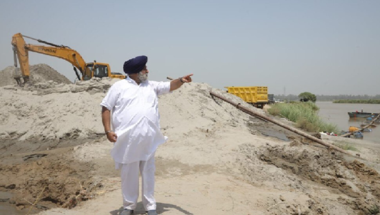 ਬਿਆਸ ਦਰਿਆ ਤੇ ਸੁਖਬੀਰ ਸਿੰਘ ਬਾਦਲ ਵੱਲੋਂ ਮਾਰੀ ਗਈ ਰੇਡ ਦੀ ਨਿਕਲੀ ਫੂਕ , ਮਾਈਨਿੰਗ ਵਿਭਾਗ ਨੇ ਦੱਸਿਆ ਇਹ ਜਗ੍ਹਾ ਹੈ ਲੀਗਲ ਨਹੀ ਕੁੱਝ ਨਜਾਇਜ਼