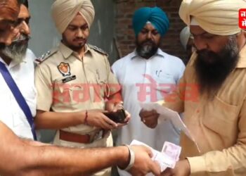 ਥਾਣਾ ਬਾਘਾਪੁਰਾਣਾ ਵਿਚ ਤਾਇਨਾਤ ਐਸ.ਆਈ. ਰਿਸ਼ਵਤ ਲੈਂਦਾ ਰੰਗੇ ਹੱਥੀਂ ਕਾਬੂ, ਲੋਕ ਇਨਸਾਫ ਪਾਰਟੀ ਨੇ ਕੀਤਾ ਸਟਿੰਗ ਅਪਰੇਸ਼ਨ (ਦੇਖੋ ਵੀਡੀਓ)
