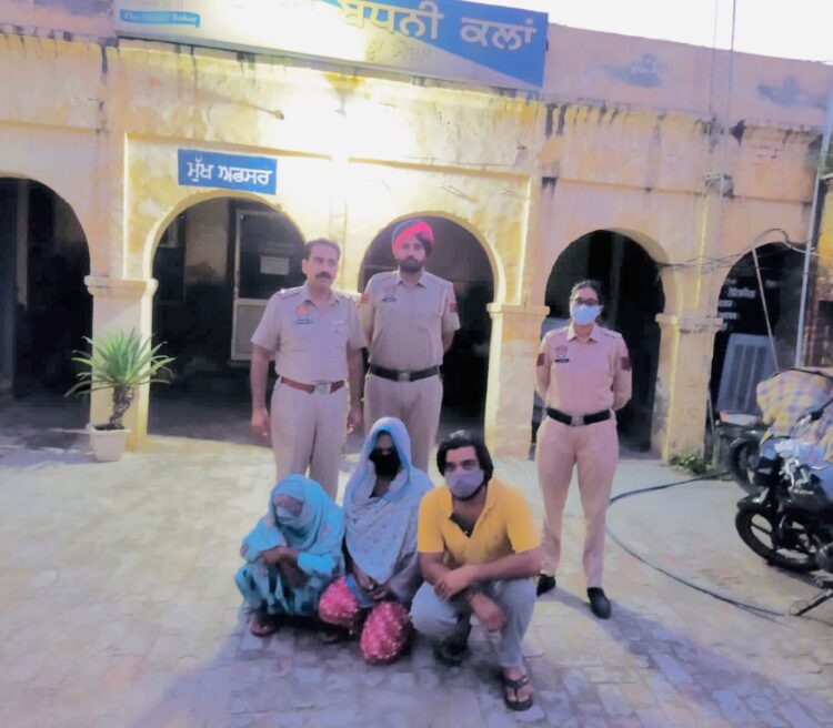 ਮੋਗਾ ਪੁਲਿਸ ਨੇ ਲੋਨ ਦੇਣ ਦੇ ਨਾਮ ਤੇ ਠੱਗੀਆਂ ਮਾਰਨ ਵਾਲਾ ਗਿਰੋਹ ਕੀਤਾ ਕਾਬੂ