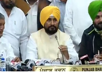 ਪੰਜਾਬ ਦੀਆਂ ਤਹਿਸੀਲਾਂ, ਥਾਣਿਆਂ ਵਿੱਚ ਹੁੰਦੇ ਭ੍ਰਿਸ਼ਟਾਚਾਰ ਨੂੰ ਲੈ ਕੇ ਭ੍ਰਿਸ਼ਟ ਅਫਸਰਾਂ ਨੂੰ ਚੰਨੀ ਨੇ ਦਿੱਤੀ ਚਿਤਾਵਨੀ