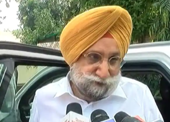 ਕੈਪਟਨ ਨੂੰ ਹਟਾਉਣ ਵਾਲੀ ਚਿੱਠੀ ਨੂੰ ਲੈ ਕੇ ਮੀਡੀਏ ਵੱਲੋਂ ਕੀਤੇ ਸਵਾਲ ਤੋਂ ਭੜਕੇ ਸੁਖਜਿੰਦਰ ਰੰਧਾਵਾ,ਆਖਿਆ ਅਸੀਂ ਕੋਈ ਚਿੱਠੀ ਨਹੀਂ ਲਿਖੀ