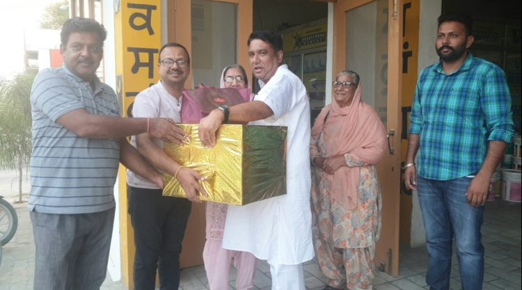 ਇਮਾਨਦਾਰੀ ਦੀ ਦਿੱਤੀ ਮਿਸਾਲ, ਰਾਜ ਕੁਮਾਰ ਗੋਇਲ ਨੇ 60 ਸਾਲ ਬਾਅਦ ਵਾਪਿਸ ਕੀਤੀਆਂ ਕਿਰਾਏ ਦੀ ਦੁਕਾਨ ਦੀਆਂ ਚਾਬੀਆਂ