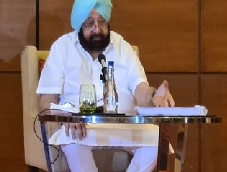 ਕੈਪਟਨ ਨੇ ਪੰਜਾਬ ਪੁਲਿਸ ਦੇ ਬੰਨੇ ਤਰੀਫਾਂ ਦੇ ਪੁਲ, ਖੇਤੀ ਕਾਨੂੰਨਾਂ ਨੂੰ ਲੈ ਕੇ ਕੱਲ ਅਮਿਤ ਸ਼ਾਹ ਨਾਲ ਕਰਨਗੇ ਮੀਟਿੰਗ