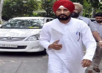 ਚੰਨੀ ਨੂੰ ਰਾਹੁਲ ਗਾਂਧੀ ਨੇ ਅਚਾਨਕ ਸੱਦਿਆ ਦਿੱਲੀ, ਕੈਪਟਨ ਨੇ ਕਾਂਗਰਸ ਵਿੱਚ ਮਚਾਈ ਖਲਬਲੀ