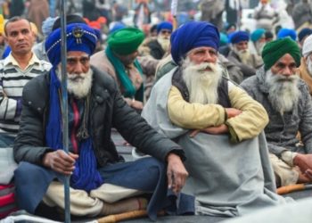 ਸਿੰਘੂ ਬਾਰਡਰ ਤੇ ਕਤਲ ਮਾਮਲੇ ਵਿੱਚ ਕਿਸਾਨਾਂ ਅਤੇ ਨਿਹੰਗਾਂ ਵਿੱਚ ਤਲਖੀ,ਕੀਤਾ ਚੈਲੰਜ