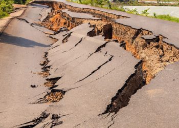 ਭੁਚਾਲ ਨਾਲ ਹਿੱਲਿਆ ਭਾਰਤ, ਦੇਸ਼ ਚ ਕਈ ਥਾਈਂ ਸੁਣੇ ਬੰਬ ਚੱਲਣ ਵਰਗੇ ਧਮਾਕੇ