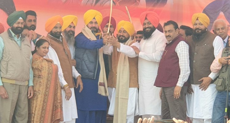 ਨਵਜੋਤ ਸਿੱਧੂ ਨੇ ਚੰਨੀ ਸਰਕਾਰ ਨੂੰ ਦਿੱਤੀ ਚੇਤਾਵਨੀ, ਕਿਹਾ ਜੇਕਰ ਐਸ.ਟੀ.ਐਫ. ਦੀ ਰਿਪੋਰਟ ਨਾ ਹੋਈ ਜਨਤਕ ਤਾਂ ਕਰਾਂਗਾ ਭੁੱਖ ਹੜਤਾਲ