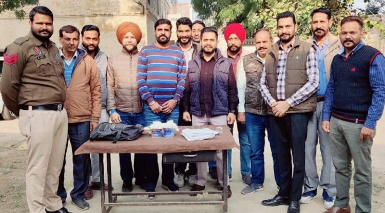 ਪੁਲਿਸ ਨੂੰ ਮਿਲੀ ਵੱਡੀ ਕਾਮਯਾਬੀ, ਦੋ ਜਿੰਦਾਂ ਗ੍ਰੇਨੇਡ ਸਮੇਤ 2 ਵਿਅਕਤੀ ਫੜਨ ਵਿੱਚ ਸਫਲਤਾ ਕੀਤੀ ਹਾਸਲ