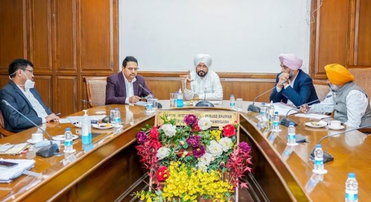 ਮੁੱਖ ਮੰਤਰੀ ਚੰਨੀ ਦਾ ਵੱਡਾ ਐਲਾਨ , ਪੰਜਾਬ ਵਿੱਚ ਹਜ਼ਾਰਾਂ ਨੌਕਰੀਆਂ ਦੇਣ ਦੀ ਤਿਆਰੀ