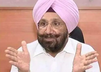 ਰੰਧਾਂਵੇ ਨੇ ਸੁਖਬੀਰ ਬਾਦਲ ਨੂੰ ਦਿੱਤਾ ਜਵਾਬ ਆਖਿਆ ਬਾਦਲ ਨੇ ਫੜੇ ਸੀ ਗਿਆਨੀ ਜੈਲ ਸਿੰਘ ਦੇ ਪੈਰ