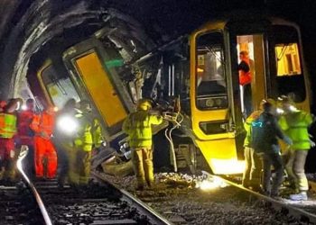 ਇੰਗਲੈਂਡ ਦੇ ਲੰਡਨ ਵਿੱਚ ਪੈਂਦੇ ਸੈਲਿਸਬਰੀ ਚ ਦੋ ਟਰੇਨਾਂ ਦੀ ਭਿਆਨਕ ਟੱਕਰ, 17 ਲੋਕ ਜ਼ਖਮੀ