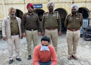 ਮੋਗਾ ਪੁਲਿਸ ਨੇ ਫੇਸਬੁੱਕ ਪੇਜ ਤੇ ਬੇਅਦਬੀ ਸਬੰਧੀ ਝੂਠੀਆਂ ਅਫਵਾਹਾਂ ਫੈਲਾਉਣ ਦੇ ਦੋਸ਼ ਹੇਠ ਇਕ ਕੀਤਾ ਗ੍ਰਿਫ਼ਤਾਰ – ਅਪਰਾਧਿਕ ਮਾਮਲਾ ਦਰਜ