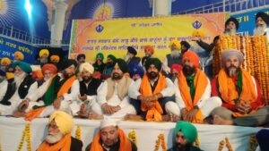 ਕਿਸਾਨ ਲੀਡਰ ਪ੍ਰਮਾਤਮਾ ਦਾ ਸ਼ੁਕਰਾਨਾ ਕਰਨ ਲਈ ਸ੍ਰੀ ਦਰਬਾਰ ਸਾਹਿਬ ਪਹੁੰਚੇ