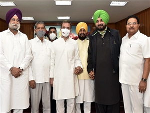 ਕਾਂਗਰਸ ਵੱਲੋਂ ਉਮੀਦਵਾਰਾਂ ਦੀ ਪਹਿਲੀ ਲਿਸਟ ਫਾਈਨਲ, ਦੋ ਸੀਟਾਂ ਤੋਂ ਚੋਣ ਲੜ ਸਕਦੇ ਹਨ CM ਚੰਨੀ