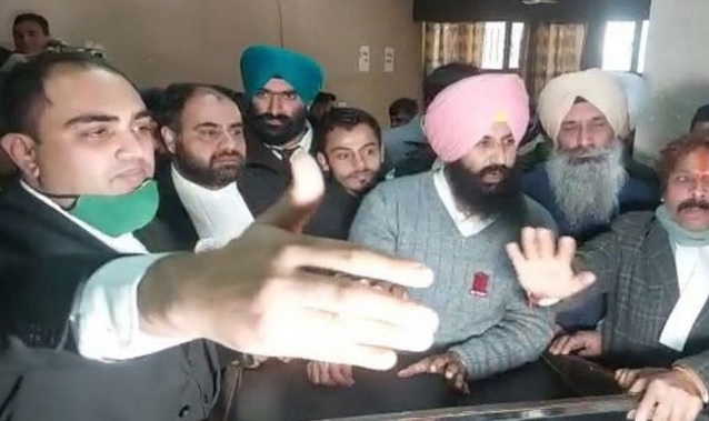 ਸਿਮਰਜੀਤ ਬੈਂਸ ਨੂੰ ਪੁੱਛਗਿਛ ਕਰਨ ਬਾਅਦ ਪੁਲਿਸ ਨੇ ਕੀਤਾ ਰਿਹਾਅ