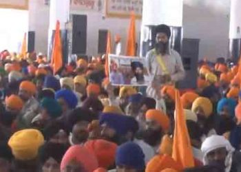 ਦੀਪ ਸਿੱਧੂ ਨੂੰ ਸਰਧਾਂਜਲੀ ਦੇਣ ਪਹੁੰਚੇ ਵੱਡੀ ਗਿਣਤੀ ਵਿੱਚ ਨੌਜਵਾਨ, ਹਰ ਪਾਸੇ ਕੇਸਰੀ ਝੰਡੇ ਹੀ ਝੰਡੇ