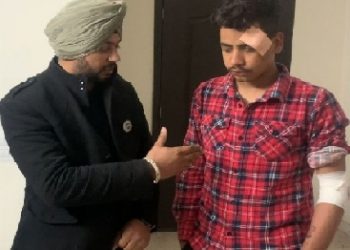 ਸੰਯੁਕਤ ਸਮਾਜ ਮੋਰਚੇ ਦੇ ਆਗੂ ਗੁਰਨਾਮ ਸਿੰਘ ਚੜੂਨੀ ਦੀ ਮੋਹਾਲੀ ਸਥਿਤ ਦਫਤਰ ਦੀ ਕੀਤੀ ਭੰਨਤੋੜ,ਨੌਜਵਾਨ ਜਖ਼ਮੀ