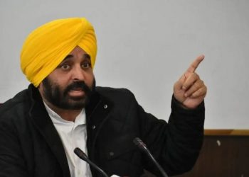 ਭਗਵੰਤ ਮਾਨ ਦਾ ਐਕਸ਼ਨ : ਸਾਬਕਾ ਮੰਤਰੀ ਅਤੇ ਵਿਧਾਇਕਾਂ ਨੂੰ ਸਰਕਾਰੀ ਫਲੈਟ ਖਾਲੀ ਕਰਨ ਦੇ ਆਦੇਸ਼, ਨਹੀਂ ਤਾਂ ਪਵੇਗਾ 160 ਗੁਣਾਂ ਜੁਰਮਾਨਾ