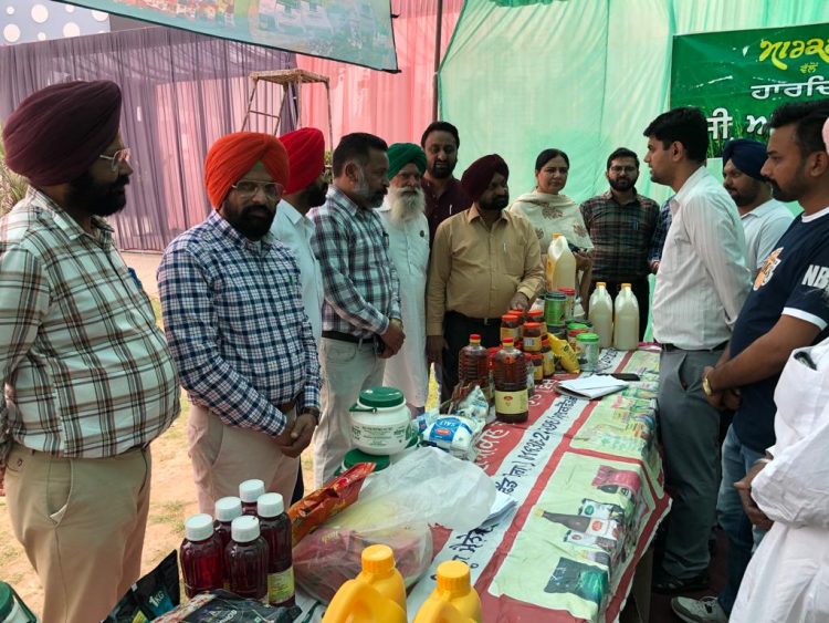 ਮੋਗਾ ਦੇ ਪਿੰਡ ਸਿੰਘਾਂਵਾਲਾ ਵਿਖੇ ਜ਼ਿਲ੍ਹਾ ਪੱਧਰੀ ਕਿਸਾਨ ਸਿਖਲਾਈ ਕੈਂਪ ਦਾ ਹੋਇਆ ਆਯੋਜਨ