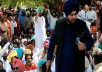 ਕਾਂਗਰਸੀ ਧਰਨਾ ਕੇਂਦਰ ਖਿਲਾਫ ਲਾਉਣ ਗਏ ਸੀ, ਯੂਥ ਪ੍ਰਧਾਨ ਢਿੱਲੋਂ ਅਤੇ ਸਿੱਧੂ ਆਪਸ ਵਿੱਚ ਹੀ ਖਹਿਬੜੇ, ਧਰਨਾ ਹੋਇਆ ਫਲਾਪ