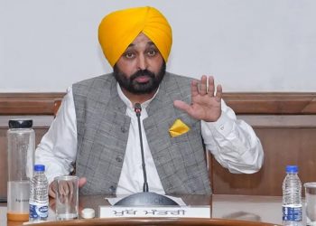 ਮੁੱਖ ਮੰਤਰੀ ਮਾਨ ਨੇ ਪੰਜਾਬ ਪੁਲੀਸ ਦੇ ਕਰਮਚਾਰੀਆਂ ਅਤੇ ਅਧਿਕਾਰੀਆਂ ਨਾਲ ਕੀਤੀ ਮੀਟਿੰਗ,ਗੈਂਗਸਟਰਾਂ ਅਤੇ ਨਸ਼ਾ ਤਸਕਰਾਂ ਖ਼ਿਲਾਫ਼ ਖੁੱਲ ਕੇ ਕਾਰਵਾਈ ਕਰਨ ਦੇ ਦਿੱਤੇ ਨਿਰਦੇਸ਼  