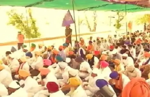 ਬਹਿਬਲ ਗੋਲੀ ਕਾਂਡ ਦਾ ਇਨਸਾਫ ਨਾ ਮਿਲਣ ਕਰਕੇ ਕਰਕੇ ਸਿੱਖ ਸੰਗਤਾਂ ਵੱਲੋਂ ਹਾਈਵੇਅ ਜਾਮ ਕਰ ਦਿੱਤਾ ਗਿਆ ਸੀ, ਸਰਕਾਰ ਦੇ ਦਖਲ ਤੋਂ ਬਾਅਦ ਜਾਮ ਖੋਲਿਆ