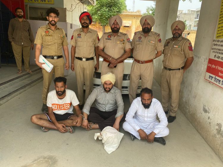 ਮੋਗਾ ਪੁਲਿਸ ਦੀ ਵੱਡੀ ਕਾਮਯਾਬੀ, ਸੀਆਈਏ ਸਟਾਫ਼ ਨੇ ਅਫੀਮ,ਚਿੱਟਾ,ਲਾਹਣ ਅਤੇ ਅਸਲੇ ਸਮੇਤ ਦੋਸ਼ੀਆਂ ਨੂੰ ਕੀਤਾ ਕਾਬੂ
