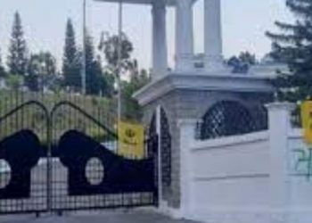 ਵਿਧਾਨ ਸਭਾ ਦੇ ਗੇਟ ਤੇ ਲੱਗੇ ਖਾਲਿਸਤਾਨੀ ਝੰਡੇ, ਸਰਕਾਰ ਨੂੰ ਹੱਥਾਂ ਪੈਰਾਂ ਦੀ ਪਈ