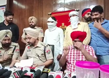 ਅਸਲਾ ਲਾਇਸੇੰਸ ਬਣਾਉਣ ਲਈ ਗੈਂਗਸਟਰਾਂ ਦਾ ਨਾਮ ਵਰਤ ਕੇ ਆਪਣੇ ਘਰ ਖੁਦ ਹੀ ਚਲਾਈਆਂ ਗੋਲੀਆਂ ਦੀ ਵਾਰਦਾਤ 48 ਘੰਟਿਆਂ ਵਿੱਚ ਟਰੇਸ