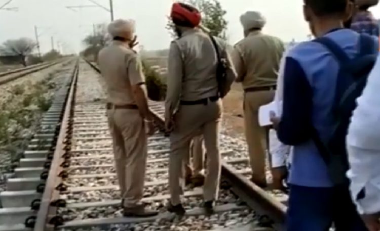ਚੋਰਾਂ ਨੇ ਰੇਲਵੇ ਲਾਈਨ ਨੂੰ ਵੀ ਨਹੀਂ ਬਖਸ਼ਿਆ , 1200 ਕਲਿਪ ਕੀਤੇ ਚੋਰੀ
