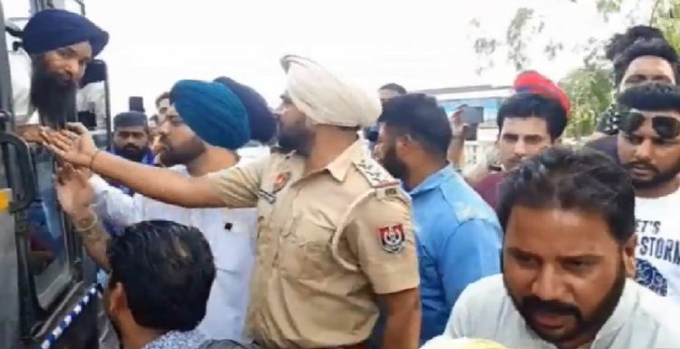 ਪੰਜਾਬ ਵਿੱਚ ਲਾਅ ਐਂਡ ਆਰਡਰ ਸਥਿਤੀ ਗੰਭੀਰ,ਦਿਨ ਦਿਹਾੜੇ ਲੁਟੇਰਿਆਂ ਨੇ ਸਰਕਾਰੀ ਬੱਸ ਲੁੱਟੀ