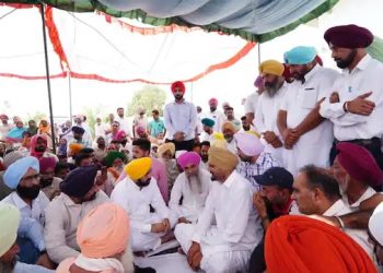 ਸਿੱਧੂ ਮੂਸੇਵਾਲਾ ਦੇ ਘਰ ਮੁੱਖ ਮੰਤਰੀ ਭਗਵੰਤ ਸਿੰਘ ਮਾਨ ਪਰਿਵਾਰ ਨਾਲ ਦੁੱਖ ਸਾਂਝਾ ਕਰਨ ਲਈ ਪਹੁੰਚੇ, ਦੋਸ਼ੀਆਂ ਨੂੰ ਜਲਦ ਫੜਨ ਦਾ ਕੀਤਾ ਵਾਅਦਾ