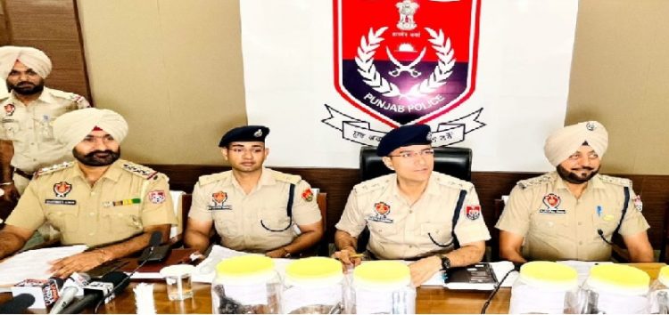 ਪੁਲਿਸ ਨੇ ਗੈਂਗਸਟਰਾਂ ਦੇ 6 ਸਾਥੀਆਂ ਨੂੰ ਅਸਲੇ ਸਮੇਤ ਕੀਤਾ ਕਾਬੂ, ਮੋਗਾ ਜ਼ਿਲ੍ਹੇ ਦੇ ਜਸ ਪੀਟਰ ਦੀ ਵੀ ਹੋਈ ਗ੍ਰਿਫਤਾਰੀ