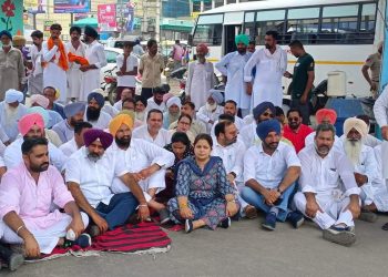 ਆਸ਼ੂ ਬਾਂਗੜ ਦੀ ਗ੍ਰਿਫਤਾਰੀ ਖਿਲਾਫ ਕਾਂਗਰਸੀ ਆਗੂਆਂ ਨੇ ਦੂਜੇ ਦਿਨ ਵੀ ਲਾਇਆ ਧਰਨਾ ￼