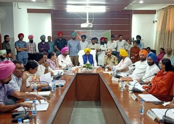 ਮੋਗਾ ਜ਼ਿਲ੍ਹੇ ਵਿੱਚ ਵਿਕਾਸ ਕਾਰਜ ਅਤੇ ਲੋਕ ਹਿੱਤ ਕਾਰਜਾਂ ਨੂੰ ਬਿਹਤਰ ਢੰਗ ਚਲਾਉਣ ਲਈ ਪ੍ਰਸ਼ਾਸਨ ਵਿਧਾਇਕਾਂ ਨਾਲ ਤਾਲਮੇਲ ਰੱਖੇ :-ਮੰਤਰੀ ਹਰਭਜਨ ਸਿੰਘ 