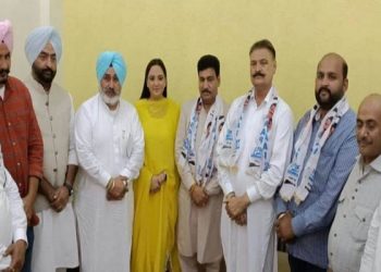 ਮੋਗਾ ਵਿੱਚ ਕਾਂਗਰਸ ਨੂੰ ਝਟਕਾ ਨਗਰ ਨਿਗਮ ਦੇ ਦੋ ਡਿਪਟੀ ਮੇਅਰ ਆਮ ਆਦਮੀ ਪਾਰਟੀ ਵਿੱਚ ਸ਼ਾਮਲ