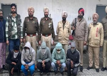 ਮੋਗਾ ਪੁਲੀਸ ਨੇ ਇੱਕ ਸਿਪਾਹੀ ਸਣੇ ਪੰਜ ਹਾਈਵੇ ਤੇ ਲੁੱਟ ਖੋਹ ਕਰਨ ਲੁਟੇਰੇ ਕੀਤੇ ਕਾਬੂ 
