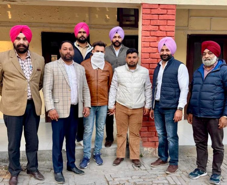 ਪੰਜਾਬ ਵਿਜੀਲੈਂਸ ਵਿਭਾਗ ਨੇ ਏਐਸਆਈ 40,000 ਹਜ਼ਾਰ ਰੁਪਏ ਰਿਸ਼ਵਤ ਅਤੇ ਉਸ ਦੇ ਵਿਚੋਲੇ ਨੂੰ ਕਾਬੂ ਕੀਤਾ