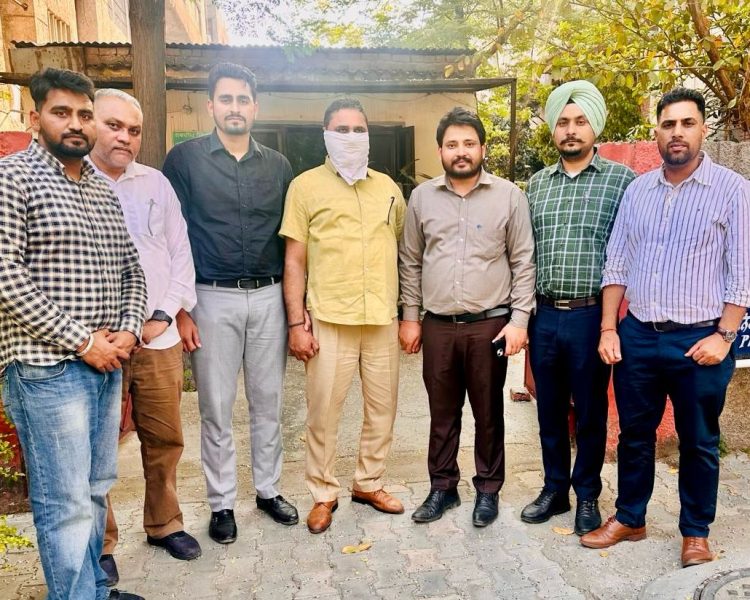 8000 ਰੁਪਏ ਰਿਸ਼ਵਤ ਲੈਂਦਾ ਏ.ਐਸ.ਆਈ. ਵਿਜੀਲੈਂਸ ਵਿਭਾਗ ਵੱਲੋਂ ਰੰਗੇ ਹੱਥੀਂ ਕਾਬੂ