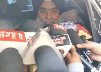ਸਿੱਖ ਜਥੇਬੰਦੀਆਂ ਵੱਲੋਂ ਅੰਤ੍ਰਿੰਗ ਕਮੇਟੀ ਦੇ ਜਥੇਦਾਰਾਂ ਨੂੰ ਸੇਵਾਵਾਂ ਤੋਂ ਫਾਰਗ ਤੋਂ ਬਾਅਦ, ਸ਼੍ਰੋਮਣੀ ਅਕਾਲੀ ਦਲ ਵਿੱਚ ਘਮਸਾਣ ਮੱਚ ਗਿਆ ਹੈ। ਗਿਆਨੀ ਰਘਬੀਰ ਸਿੰਘ ਨੇ ਕੀਤੀ ਪ੍ਰੈਸ ਨਾਲ ਗੱਲ