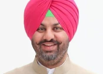 ਪੰਜਾਬ ਵਿੱਚ ਵੀਆਈਪੀ ਕਲਚਰ ਤੇ ਵਿਧਾਨ ਸਭਾ ਅੰਦਰ ਉੱਠੇ ਸਵਾਲ, ਥਾਣਿਆਂ ਵਿੱਚ ਪੁਲੀਸ ਘੱਟ, ਸਿਆਸੀ ਅਤੇ ਅਫਸਰਾਂ ਦੇ ਨਾਲ ਜ਼ਿਆਦਾ 